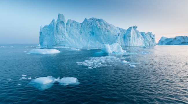 380 km²'lik bir buz dağı Antarktika'dan ayrıldı