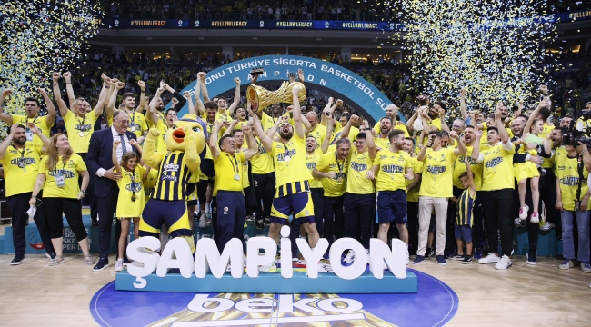 A. Efes'i yenen Fenerbahçe Beko şampiyon oldu